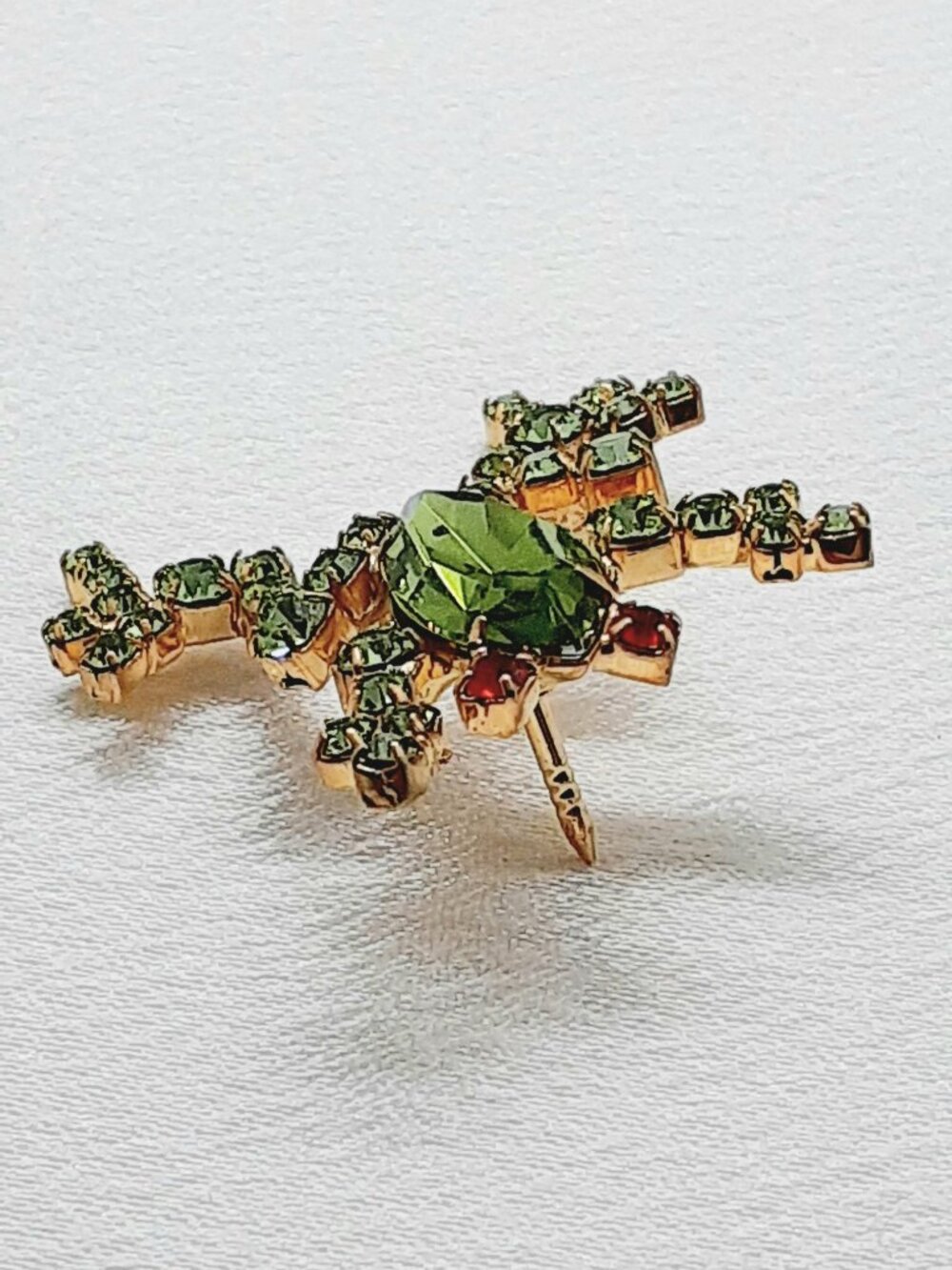 NEW Green Crystal Put'Em Pin Dancing Frog - Picture 3 of 11